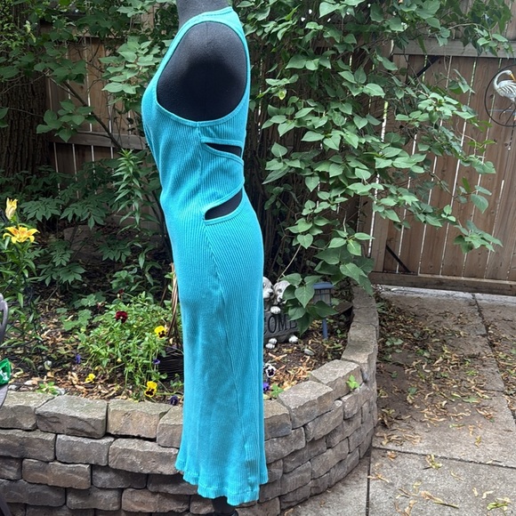 H &M Turquoise Sleeveless Cut Out Back Stretch Maxi Dress - Picture 4 of 8
